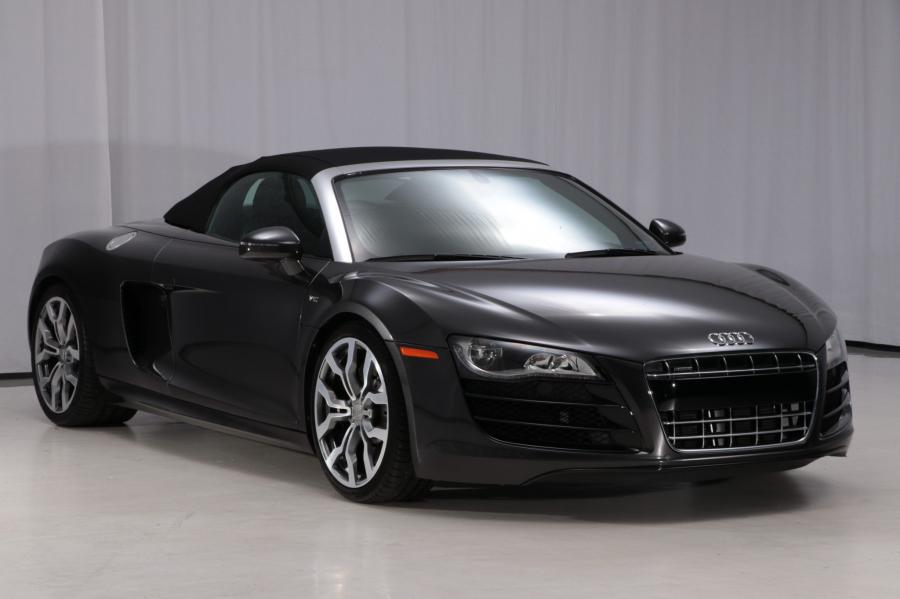  Audi R8 V10 Spyder 2012 года  (фото 1 из 81)